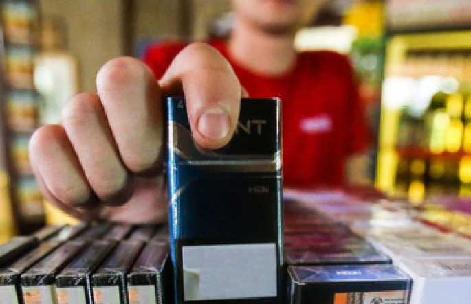 Yetkinlik yaşına çatmayanlara tütün məmulatı satanlar cərimələnib