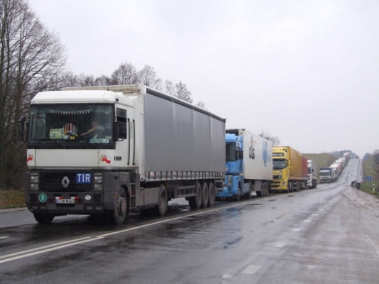 Gürcüstan Türkiyə TIR-larını Azərbaycana niyə buraxmır?