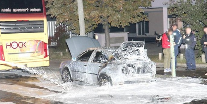 Türkiyə səfirliyinə məxsus avtomobil yandırılıb - FOTO