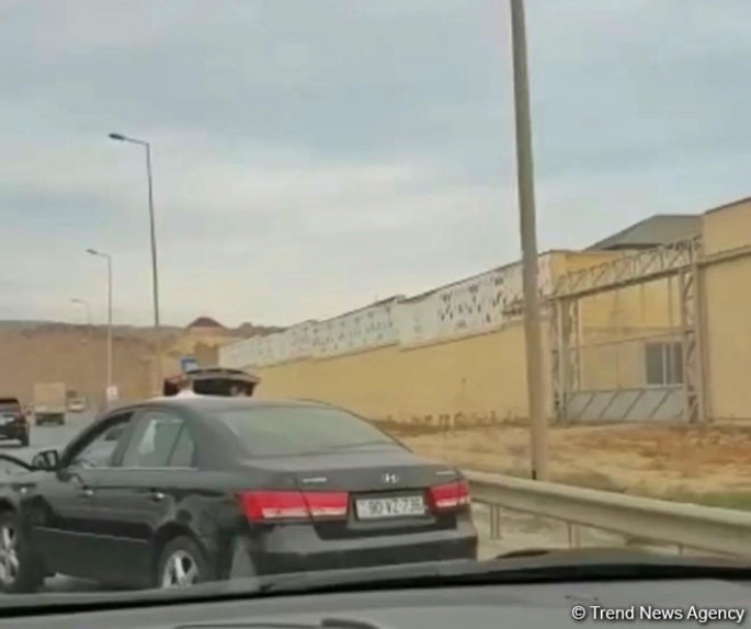 "Binə" Ticarət Mərkəzinə gedən yolda qəza - FOTO