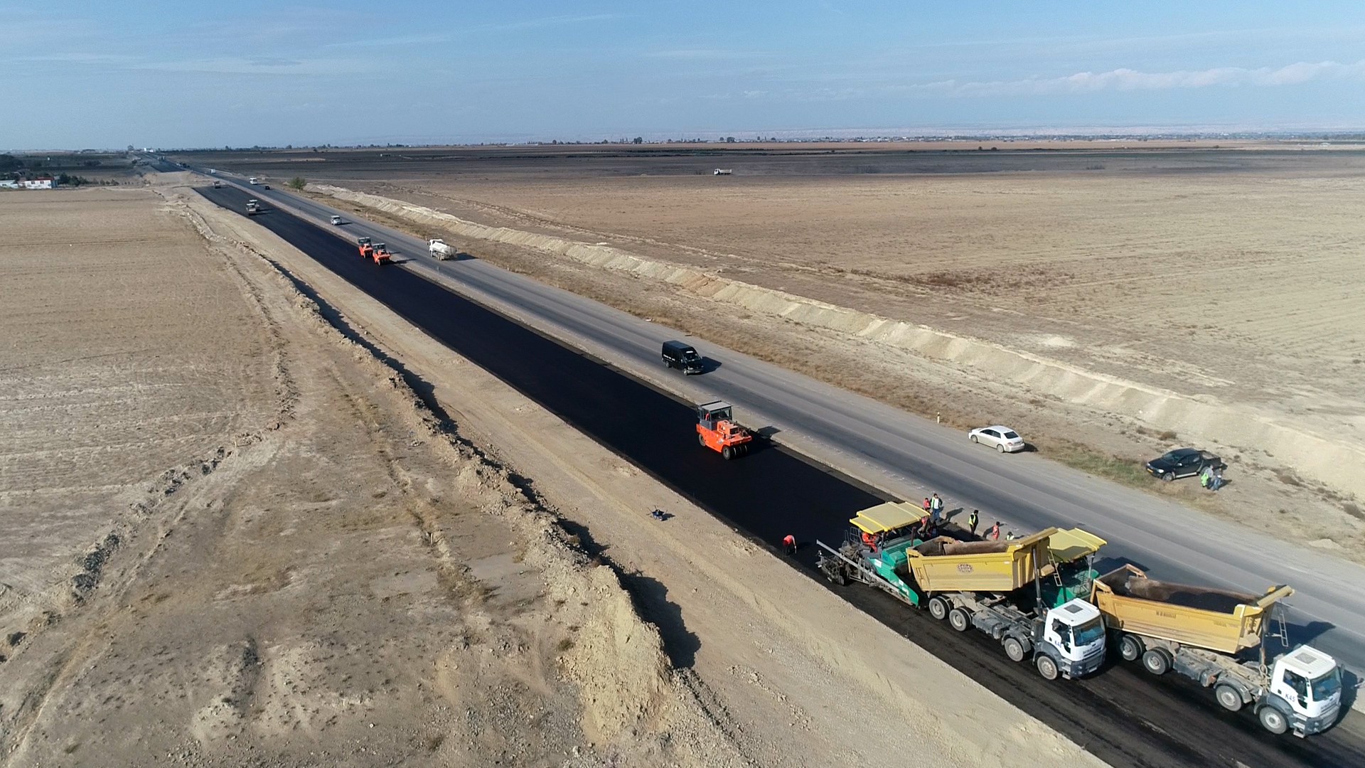 Azərbaycanda 2 zolaqlı yolu 4 zolaq edirlər - FOTOLAR