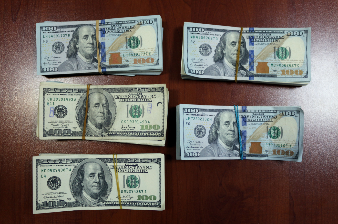 Külli miqdarda xarici valyuta aşkarlandı