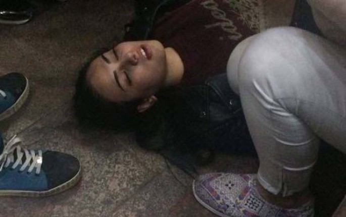 Gənc qız Bakı metrosunda intihara cəhd etdi - FOTOLAR