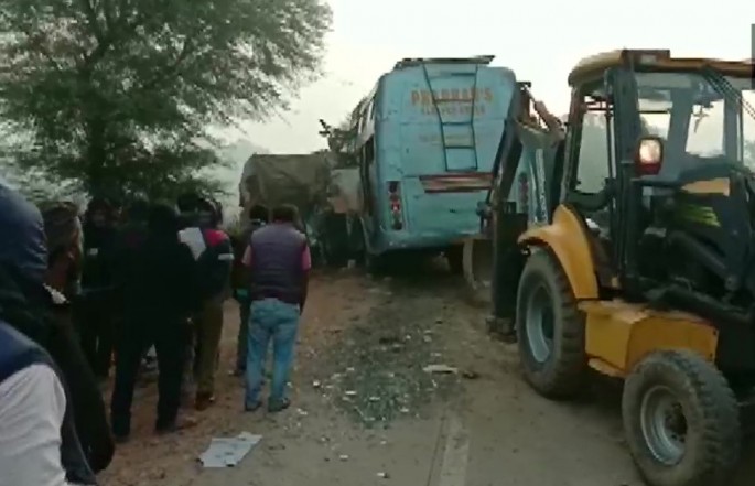 Avtobus yük maşını ilə toqquşdu: azı 9 ölü, 23 yaralı - FOTO