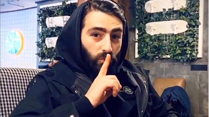 Bütün paylaşımlarını silib 5 il öncəki bu fotosunu saxladı 