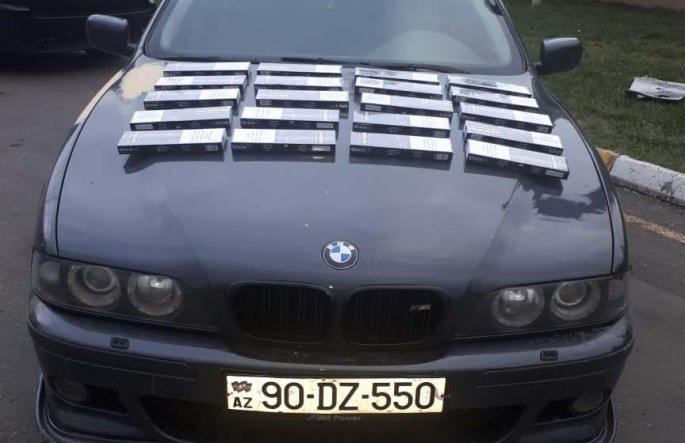 Avtomobillərdən qanunsuz siqaret və spirtli içkilər aşkarlanıb - FOTO