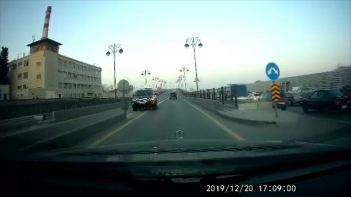 Bakıda “Toyota” sürücüsündən ağlasığmaz addım  - VİDEO