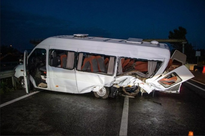 Göygöldə sərnişin mikroavtobusu qəzaya uğrayıb, ölən və yaralanan var  - VİDEO - FOTO
