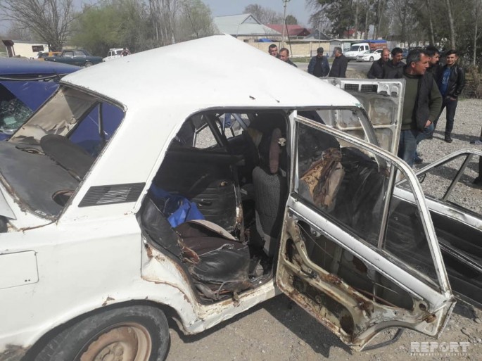 Ağcabədidə iki avtomobili toqquşdu: 3 nəfər yaralanıb - FOTO