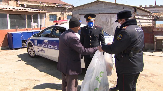 Azərbaycan polisi aztəminatlı ailələrə dəstək olmaqda davam edir – FOTO + VİDEO