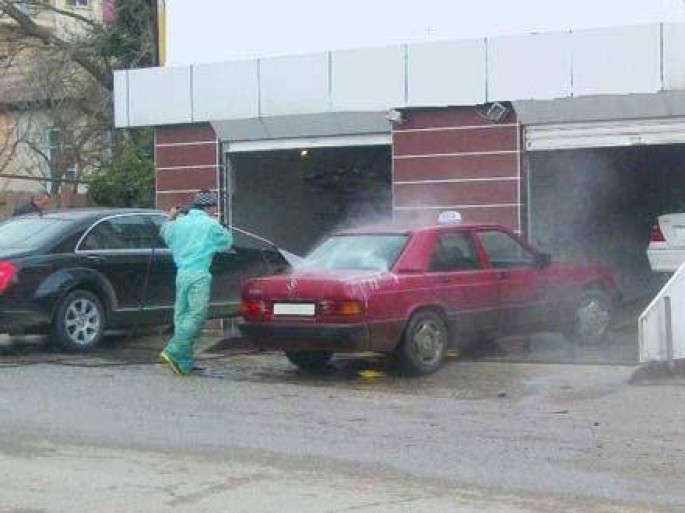 Avtoyuma məntəqəsində - İnanılmaz olay