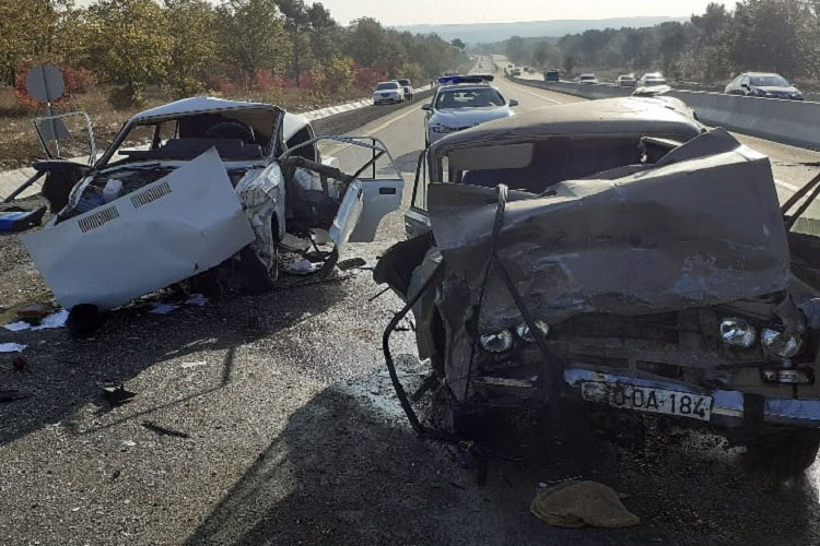 Qobustanda iki "VAZ" toqquşdu: ölən və yaralananlar var - SİYAHI - FOTO