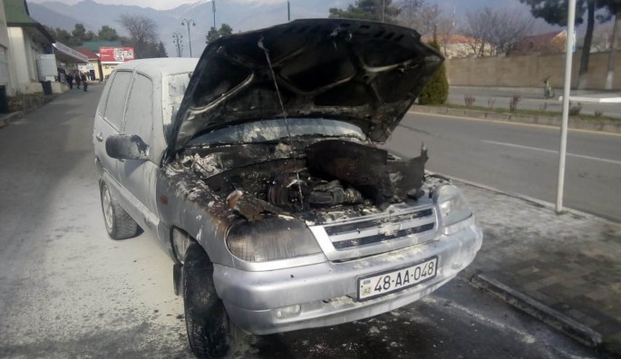 Təhsil şöbəsinə məxsus avtomobil yanıb - FOTO