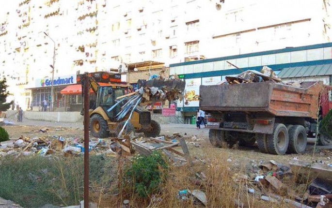 Bakı küçələrində təmizlik davam etdirilir - FOTOLAR