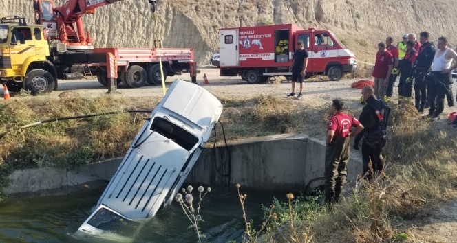 Avtomobil suvarma kanalına düşdü: 2 nəfər boğularaq ölüb - FOTO
