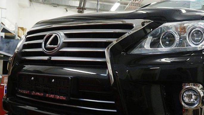 Soyğunçular çəkic və silahla “Lexus”a hücum etdi: Sürücünü yaralayıb 26 mini apardılar 