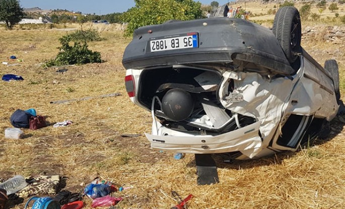 Avtomobil yol kənarına aşdı: 1 ölü, 9 yaralı - FOTO