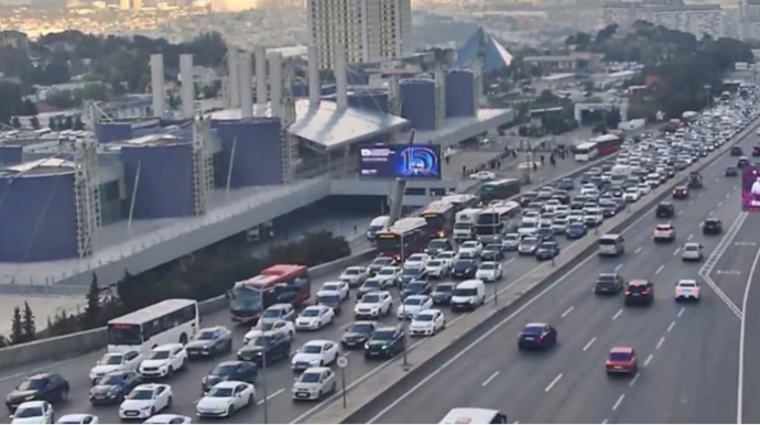 Bu yollarda tıxac var - SİYAHI 