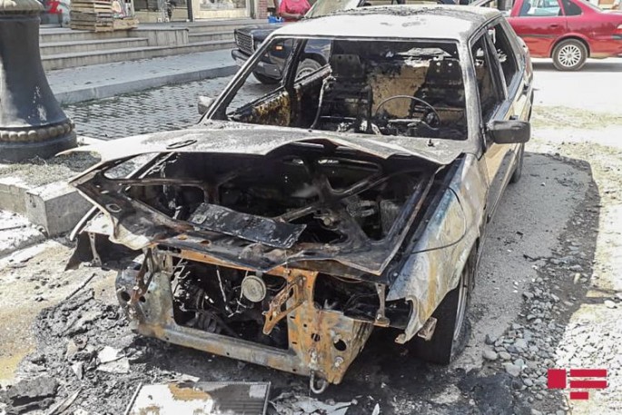 Şəkidə minik avtomobili yanıb