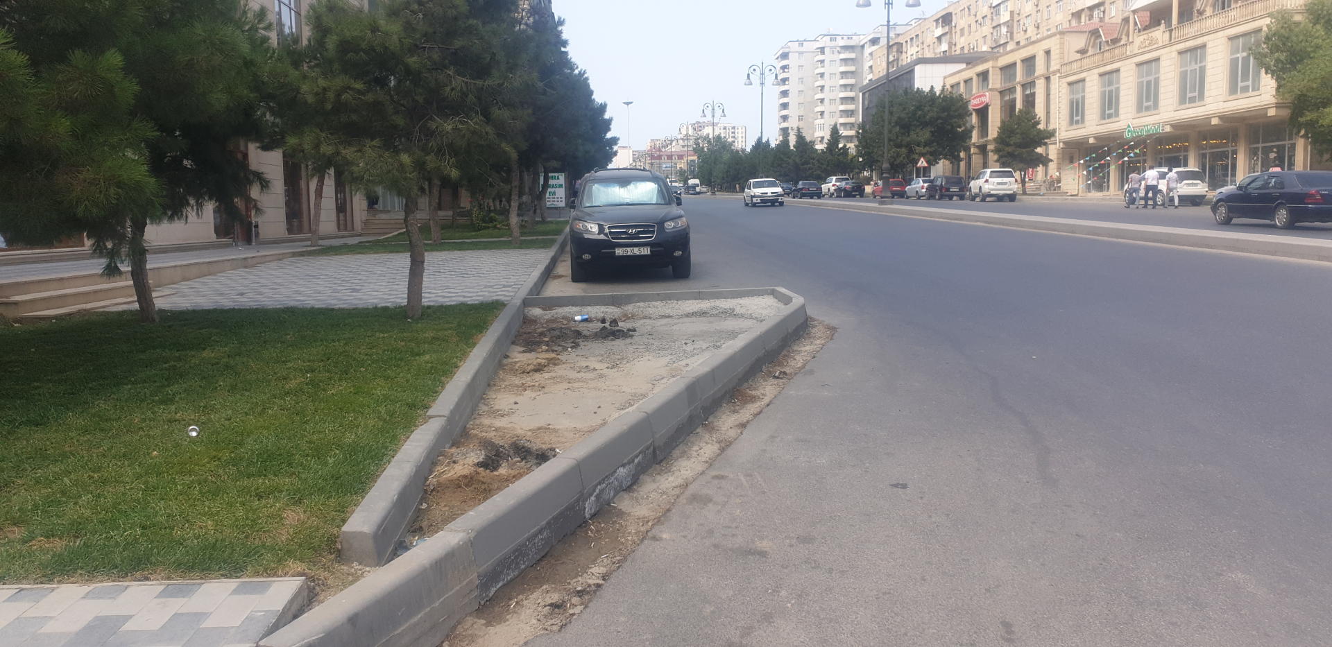 Məhəmməd Hadi küçəsində yol infrastrukturu dəyişdirilir - FOTO