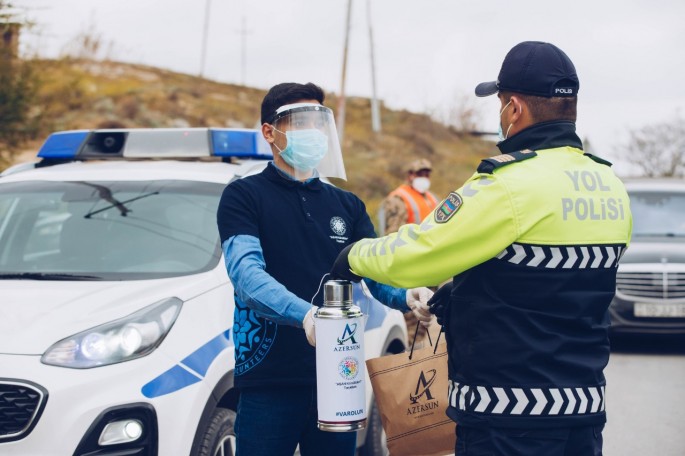 ASAN könüllüləri və “Azərsun”dan polislərə təşəkkür - FOTO