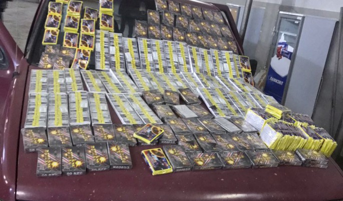 Maşından qanunsuz pirotexniki vasitələr aşkarlanıb - FOTO