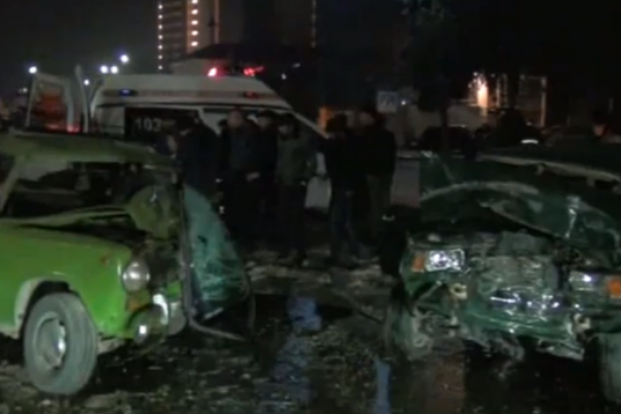 Gəncədə ağır yol qəzası: 1 ölü, 2 yaralı var - VİDEO