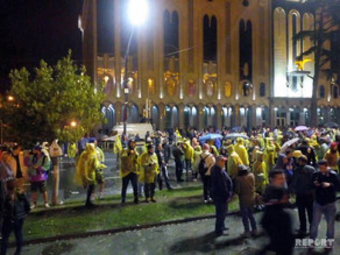 Etirazçılar və polis arasında qarşıdurma olub