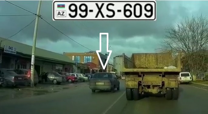 Masazırda yol polisinin gözü qarşısında "protiv" sürdü-  99 XS 609 - VİDEO
