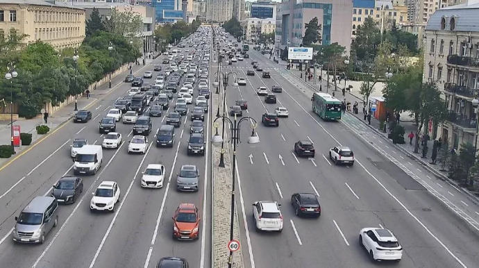 Bu yollarda tıxac var - SİYAHI 