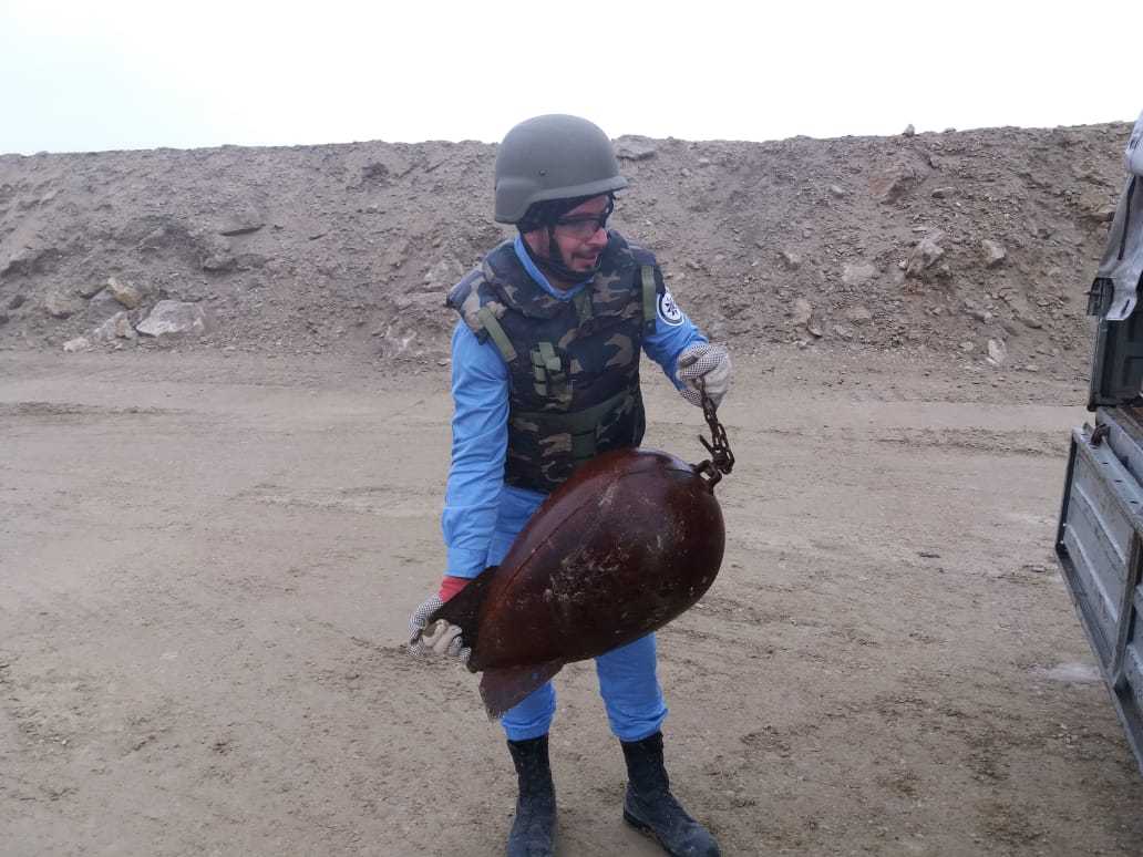 Bakıda dəniz sahilində üzən istiqamətverici nişan tapılıb - FOTO