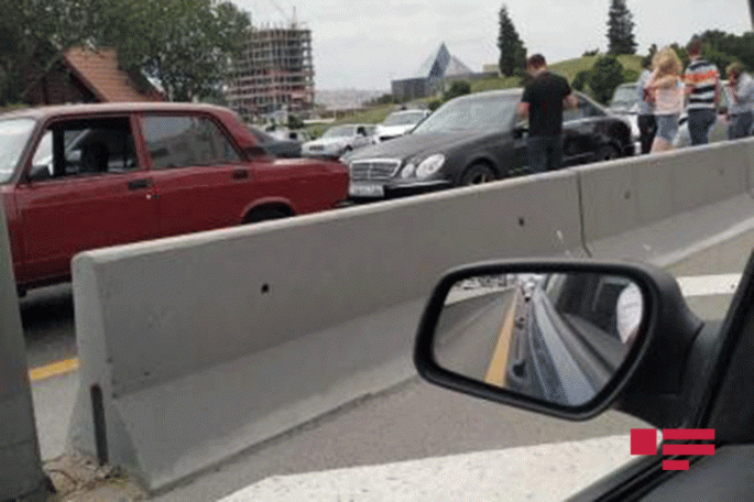 Bakıda zəncirvari qəza tıxaca səbəb olub - FOTO