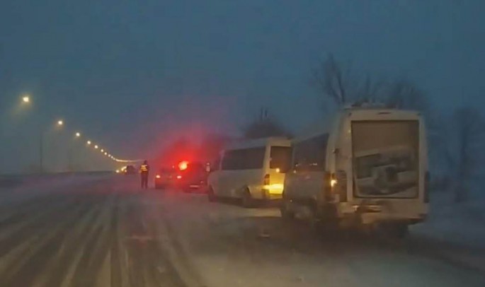 Gürcüstanda 20-dən çox maşın toqquşub - VİDEO