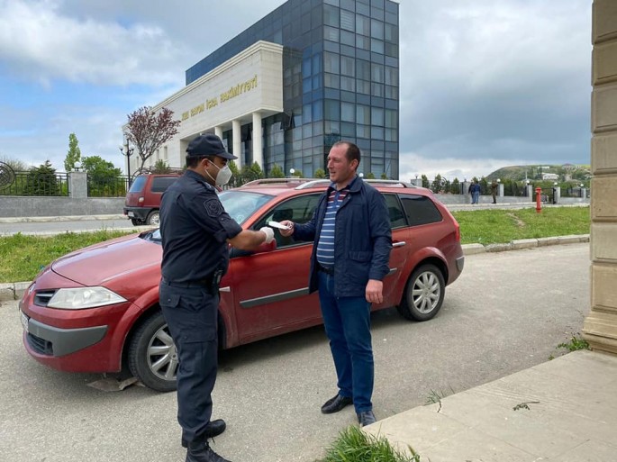 Xızıda polis sakinlərlə maarifləndirici söhbətlər aparıb - FOTO