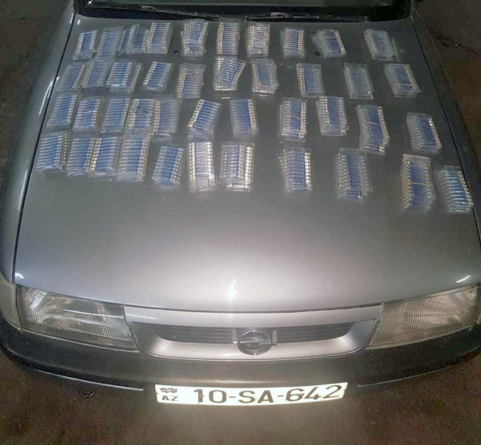 Avtomobildən qanunsuz dərman preparatları saxlanılıb