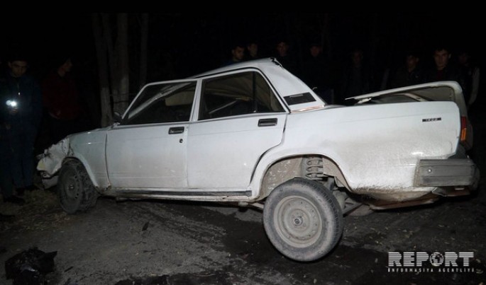 Göyçayda "VAZ 2107" ağaca çırpılıb, ölən və yaralanan var