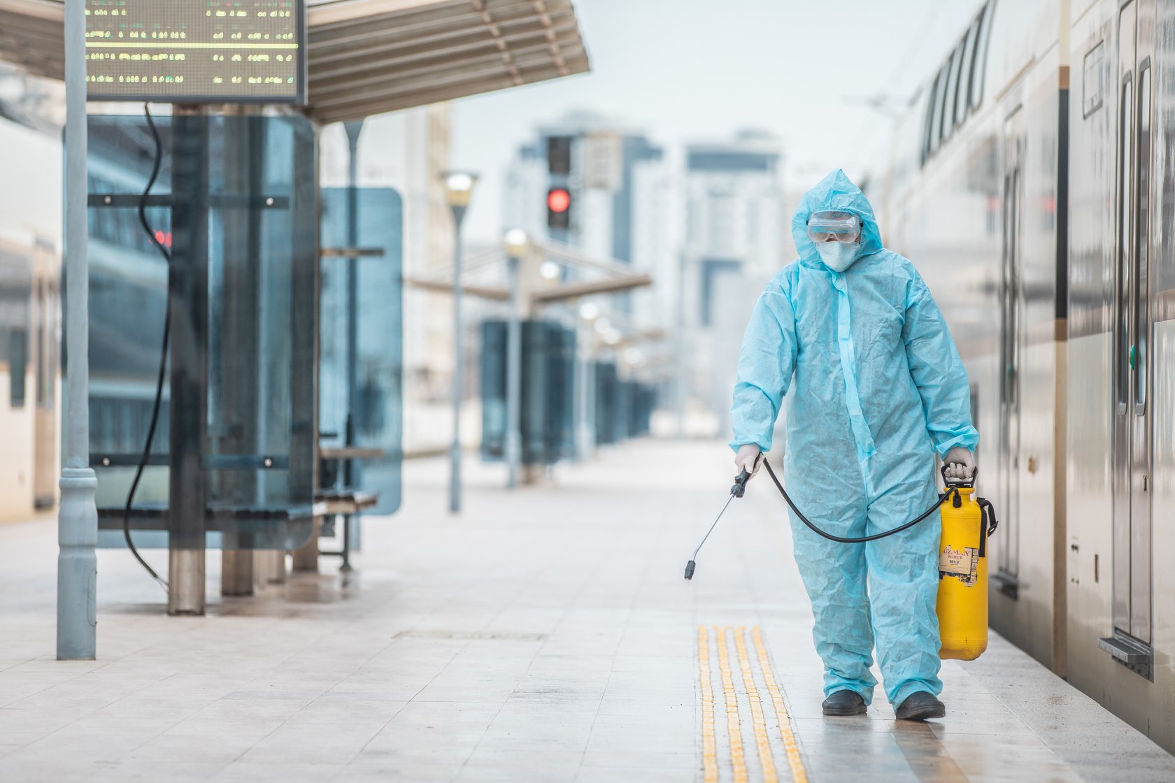 Azərbaycanda qatarların və stansiyaların dezinfeksiyası davam etdirilir - FOTO