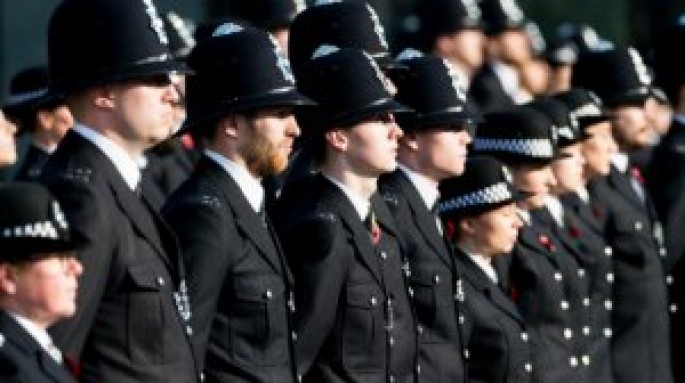 Kişi polislərə qarşı seksual qısnama iddiaları