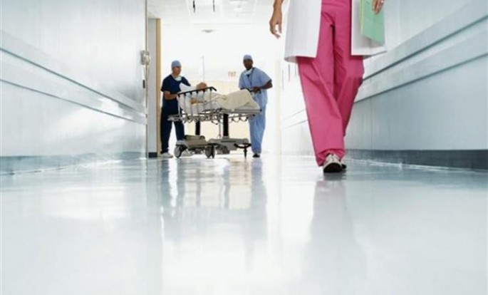 Oğuzda 50 yaşlı qadın baş nahiyəsindən ağır xəsarət alıb