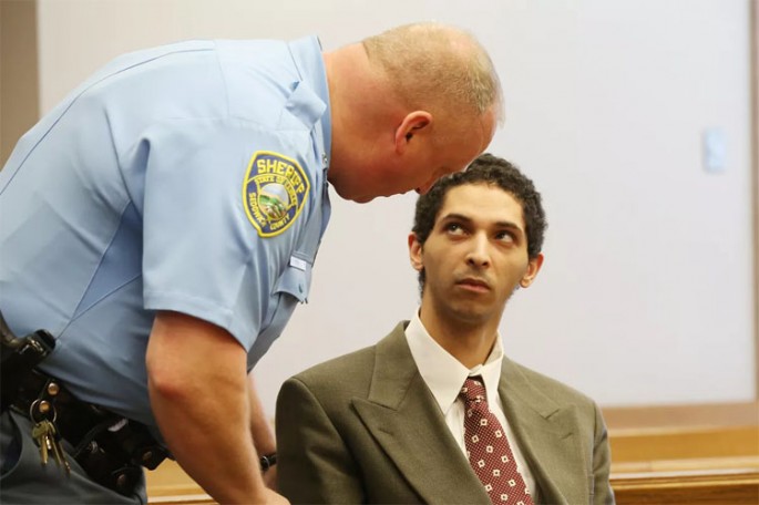 Kompüter oyunçusuna 20 illik həbs cəzası verilib