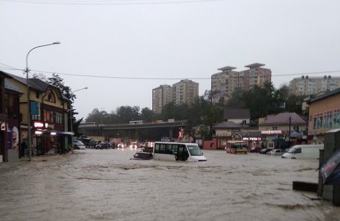 Rusiyada leysan yağışları: 2 ölü, 5 yaralı - FOTO