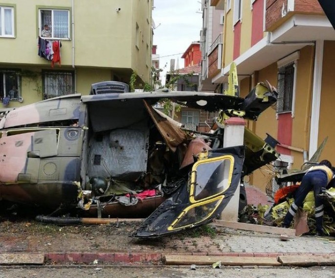 Hərbi helikopter qəzaya uğradı: 4 ölü, 1 yaralı - VİDEO