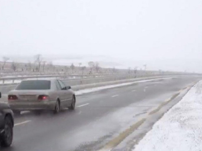 4 kəndlə əlaqəsi kəsilən yollarda hərəkət bərpa olundu - VİDEO