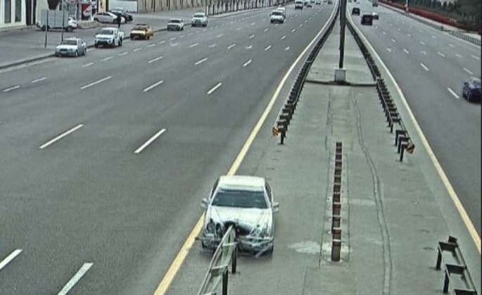 Bakıdakı dəhşətli qəzaların görüntüsü yayıldı - VİDEO 16+