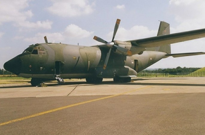 İstanbulda enmə zamanı hərbi təyyarənin şassisi partlayıb