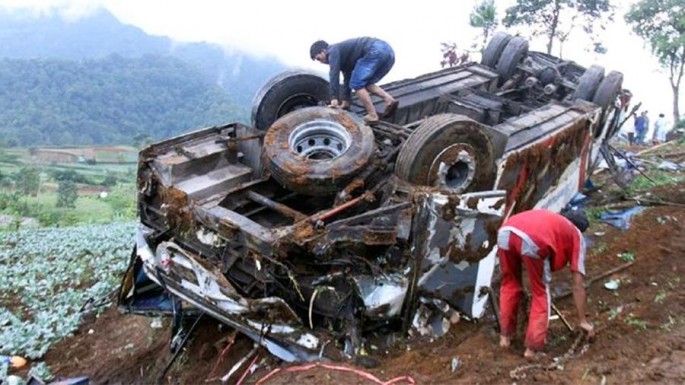 Sərnişin avtobusu dərəyə aşdı: 24 ölü, 13 yaralı - FOTO
