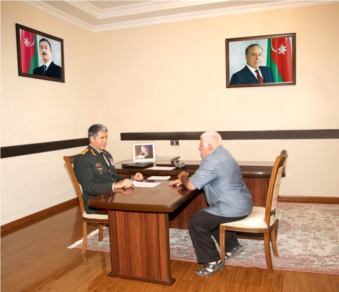 Vilayət Eyvazov ona müraciət edənlərin problemini yerindəcə həll etdi - FOTO