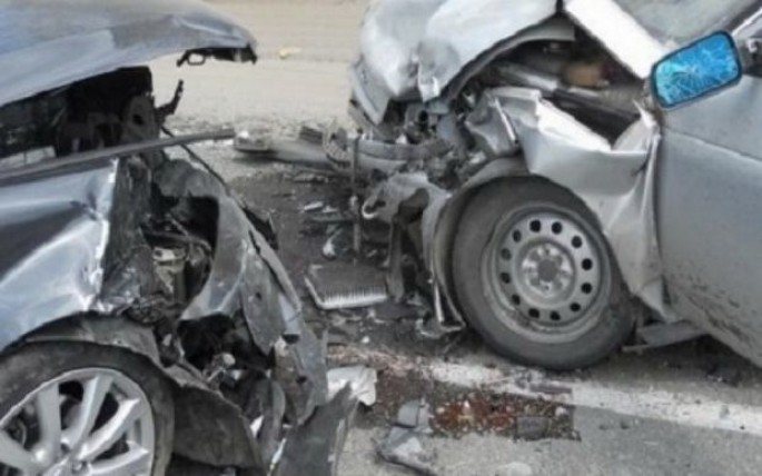 Gəncədə iki avtomobil toqquşub, sürücü xəsarət alıb