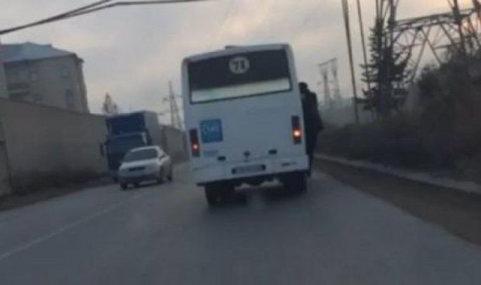 Avtobus sürücüsü sərnişinlərin həyatını riskə atdı - VİDEO