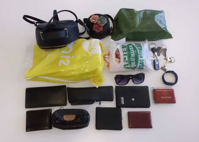 “BakuBus”a məxsus avtobuslardan 6 ədəd pulqabı tapıldı - FOTO